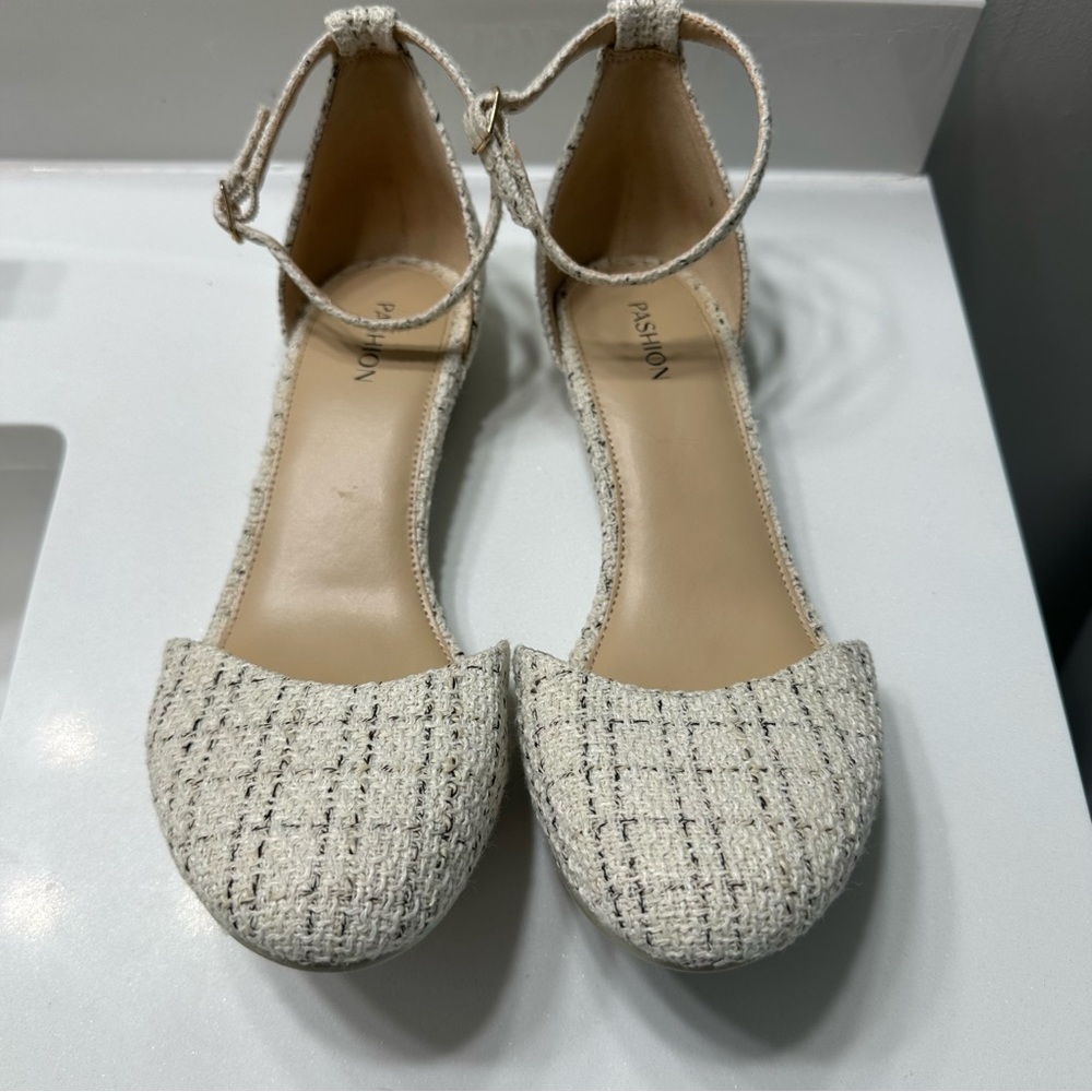 Pashion Footwear - Size 9 - Bone Tweed Jocelyn
